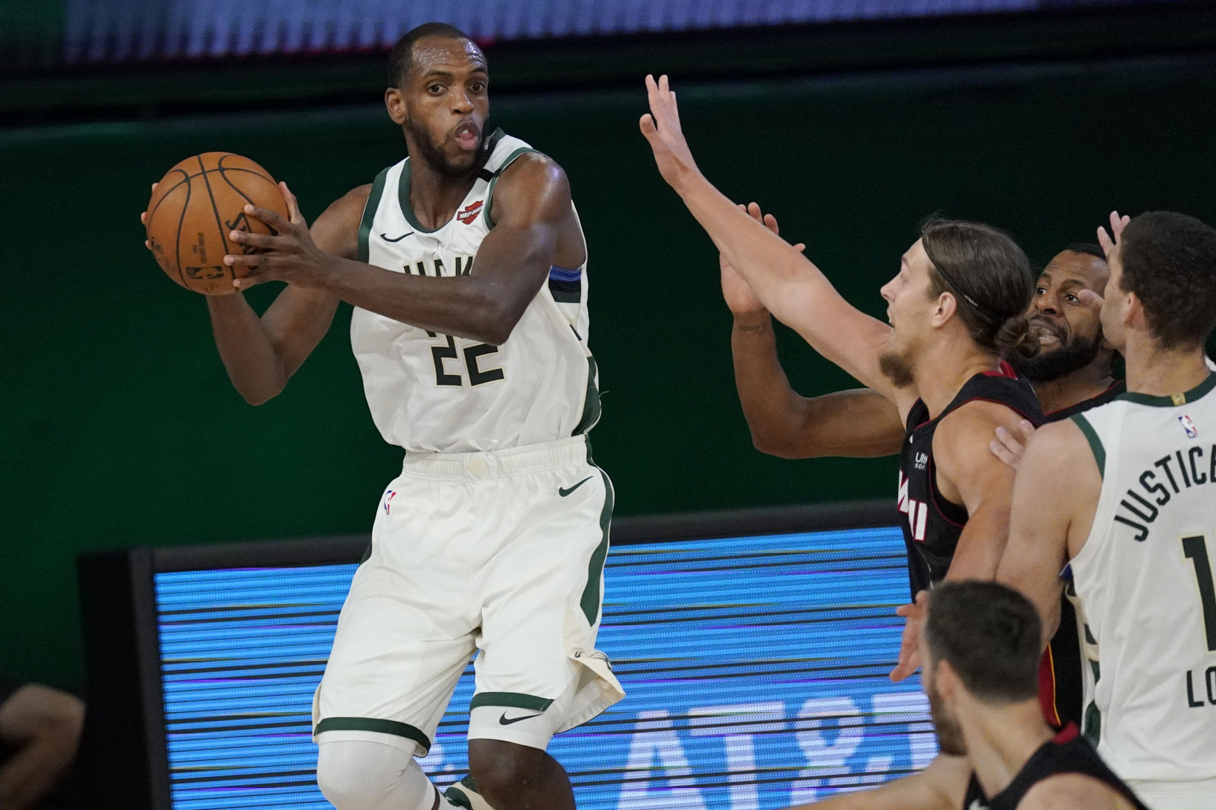 Heat 103, Bucks 94